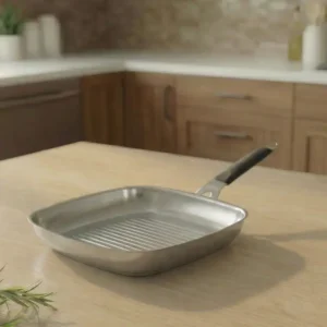 Grill sur un plan de travail d'une cuisine.