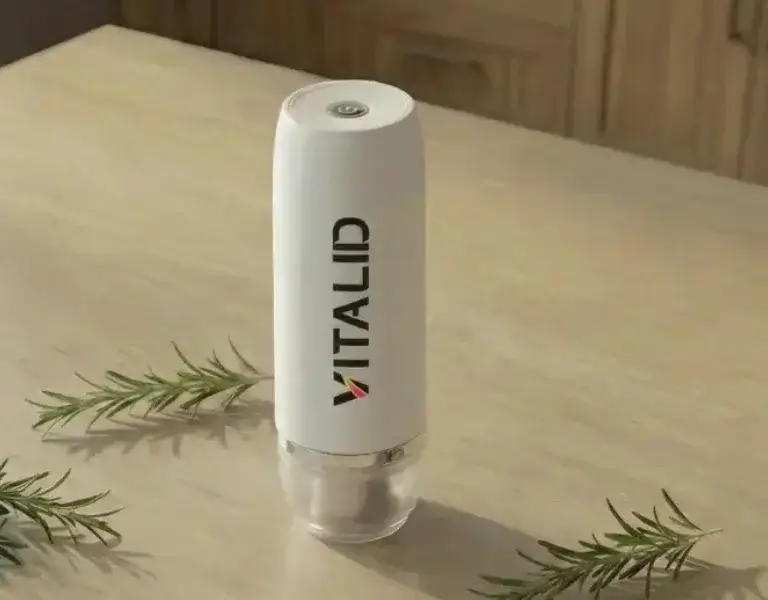 pompe Vitalid posé sur un meuble de cuisine pour une cuisson basse température sous depression